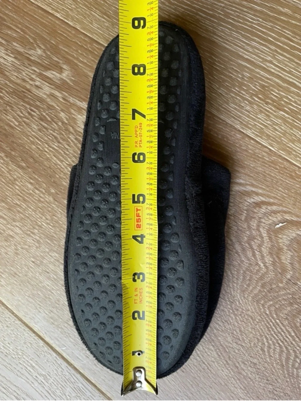 Pittsburgh Steelers Plush Slippers Black Yellow NFL Team House Shoes, size 1-2